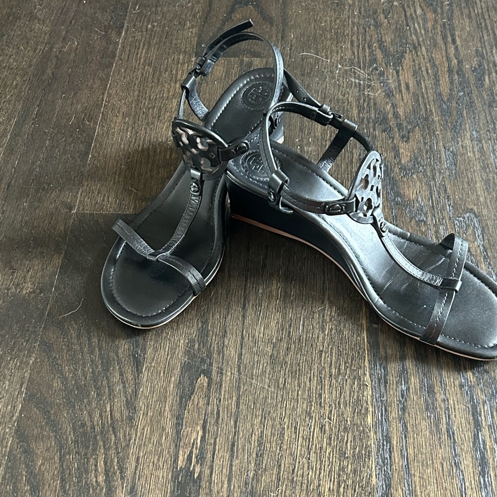 Tory Burch Miller Wedge in black size 8